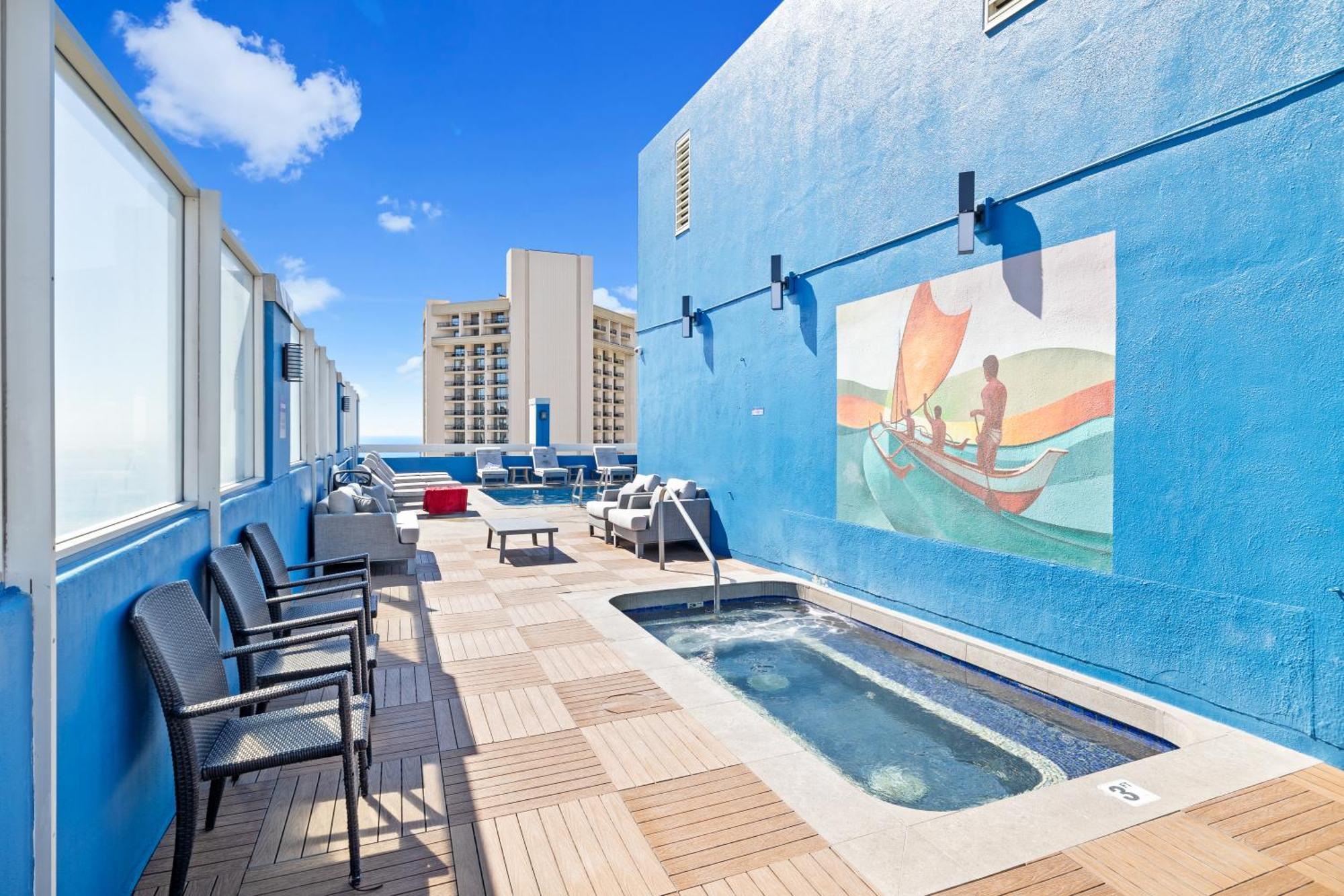 Steps To Waikiki Beach! Newly Renovated With 75" Tv Honolulu Bagian luar foto