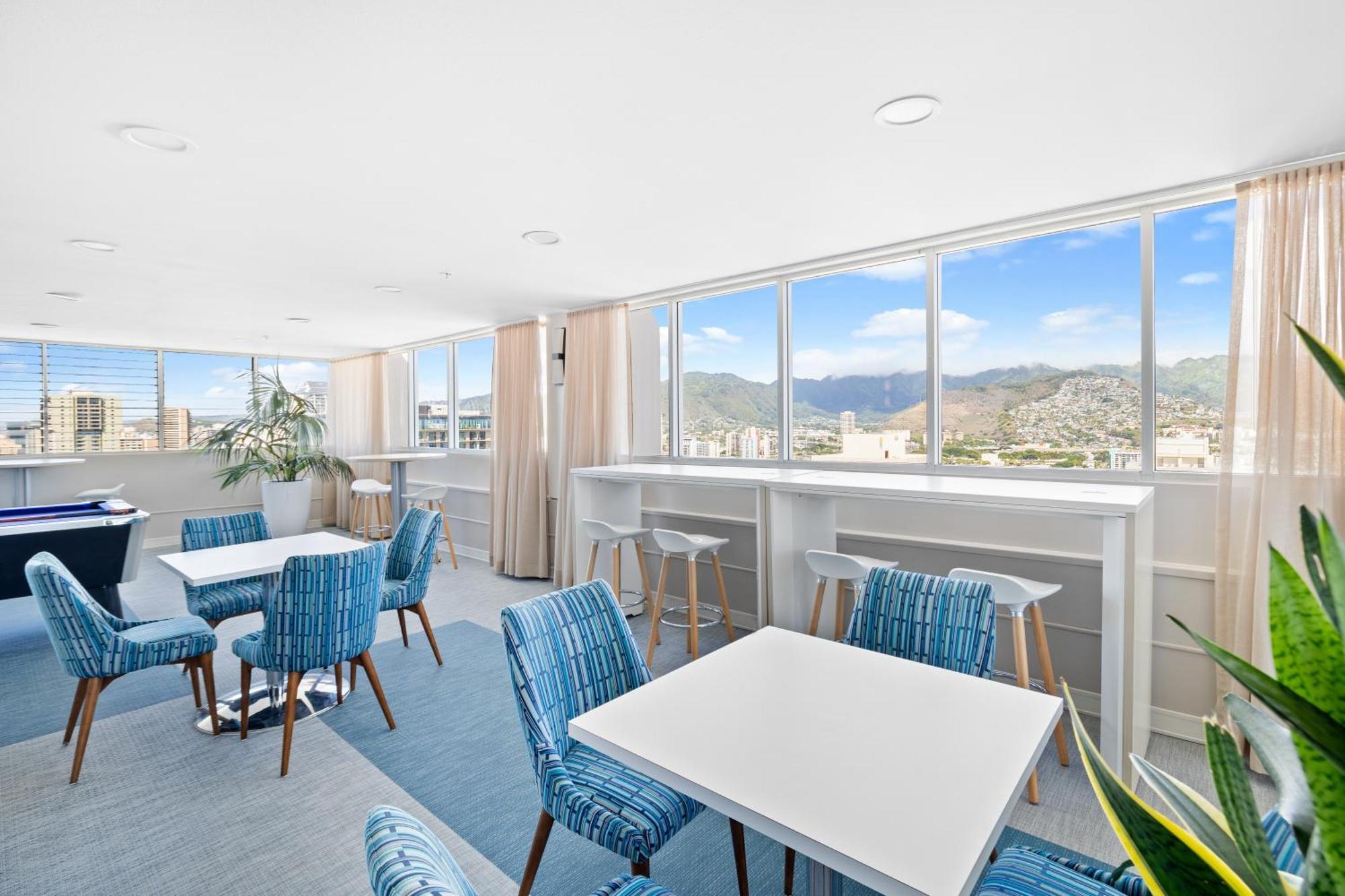 Steps To Waikiki Beach! Newly Renovated With 75" Tv Honolulu Bagian luar foto