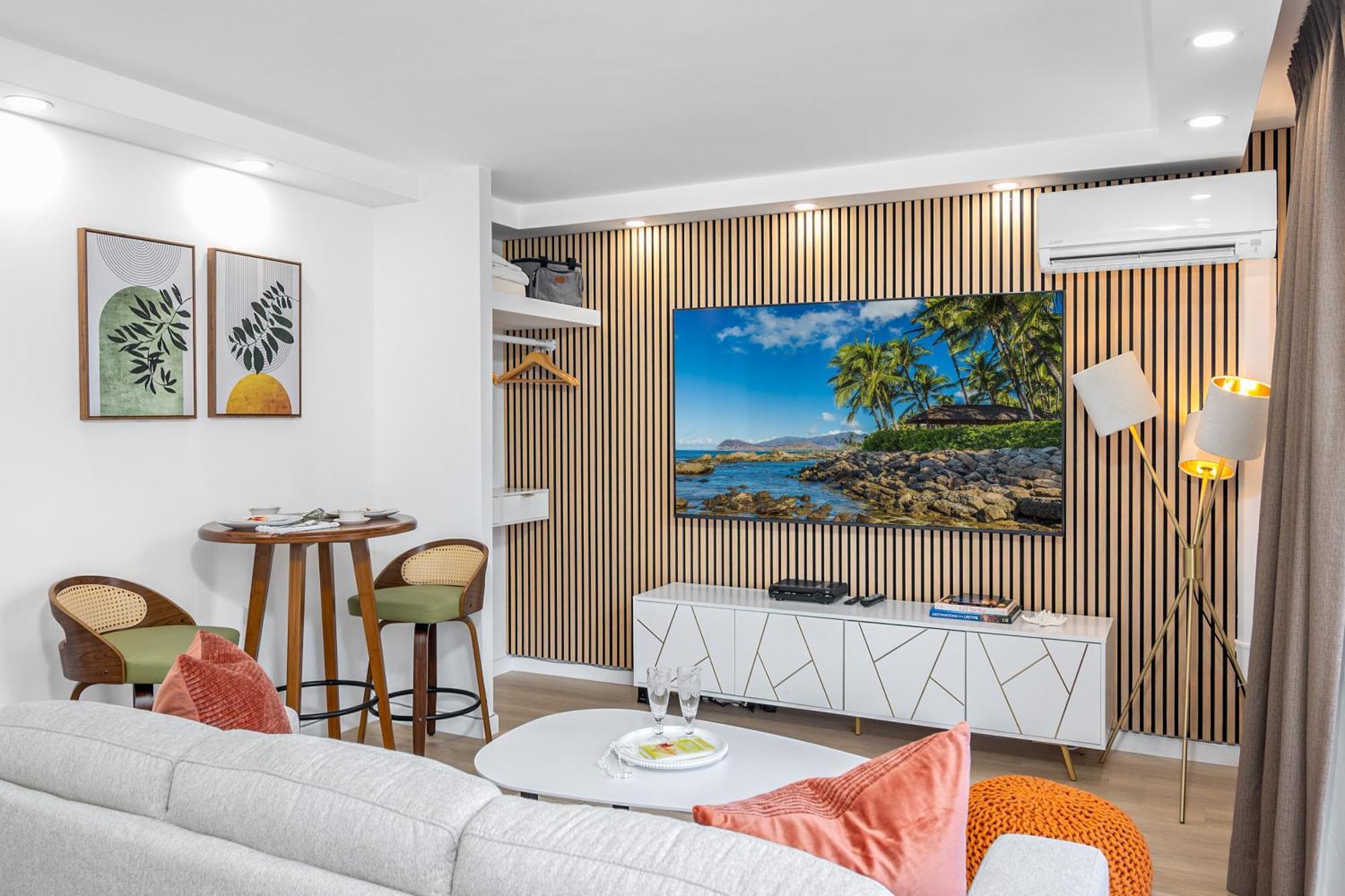 Steps To Waikiki Beach! Newly Renovated With 75" Tv Honolulu Bagian luar foto
