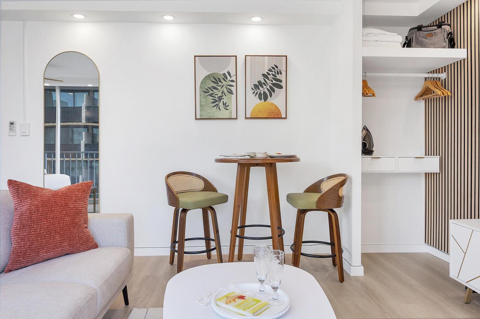 Steps To Waikiki Beach! Newly Renovated With 75" Tv Honolulu Bagian luar foto