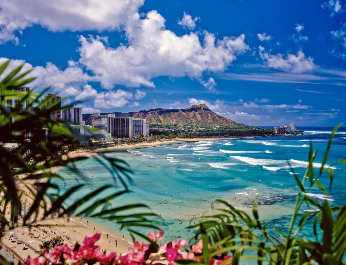 Steps To Waikiki Beach! Newly Renovated With 75" Tv Honolulu Bagian luar foto