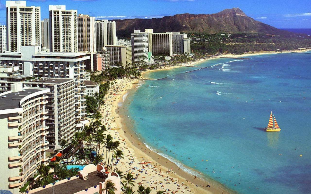 Steps To Waikiki Beach! Newly Renovated With 75" Tv Honolulu Bagian luar foto